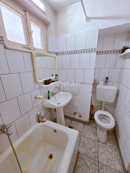 2 camere Sala Palatului Cismigiu etajul 8/8  bloc 1960  55 mp - 20