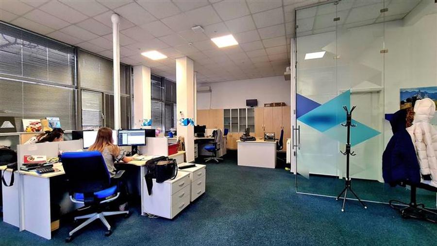 Birouri de inchiriat Central, cladire noua cu parcare privata
