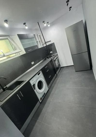 Apartament 2 camere decomandat Eroii Revolutiei/Sura Mare