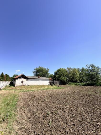 Casa de renovat 127 mp +3000 mp Teren Intrav/Simnic, la 12km de Craiova