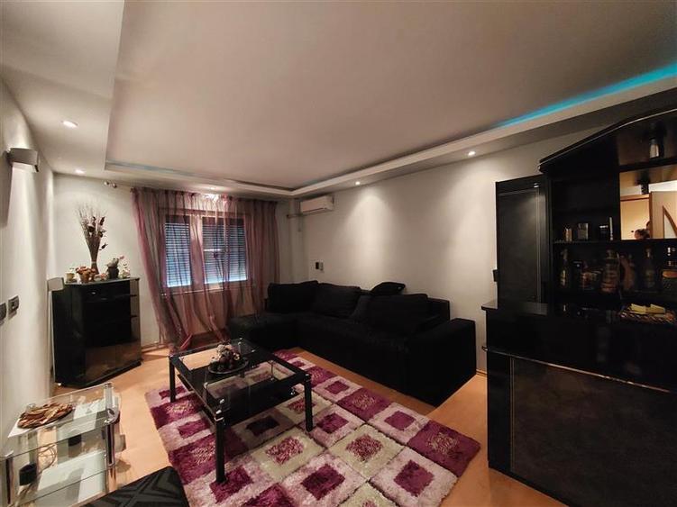 Apartament cu acces stradal pentru cabinet sau birou