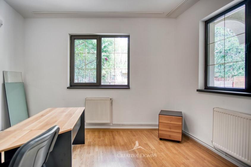 Spatiu birouri / 4 camere, 2 locuri parcare / Sebastian, 13 Septembrie