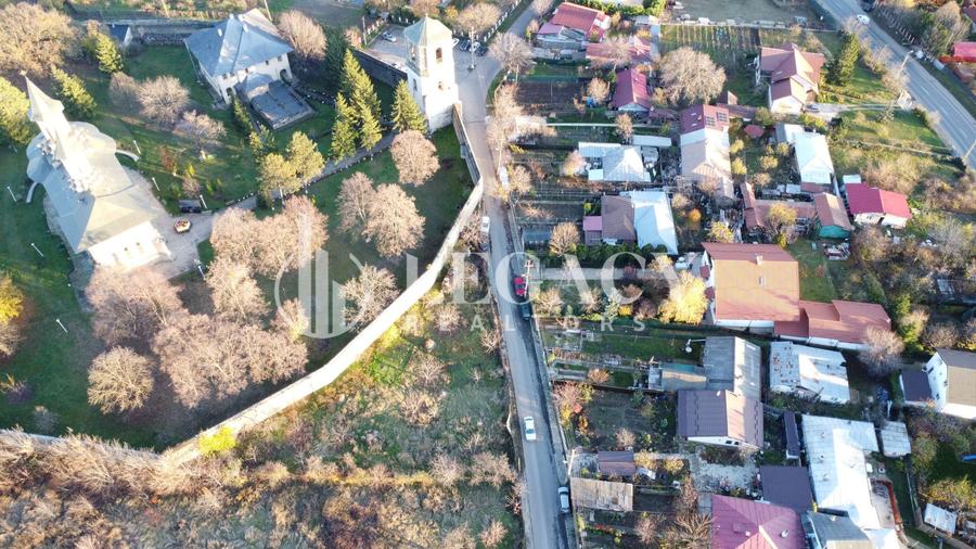 Teren intravilan lângă Mănăstirea Galata – Pret excelent, PUZ în curs