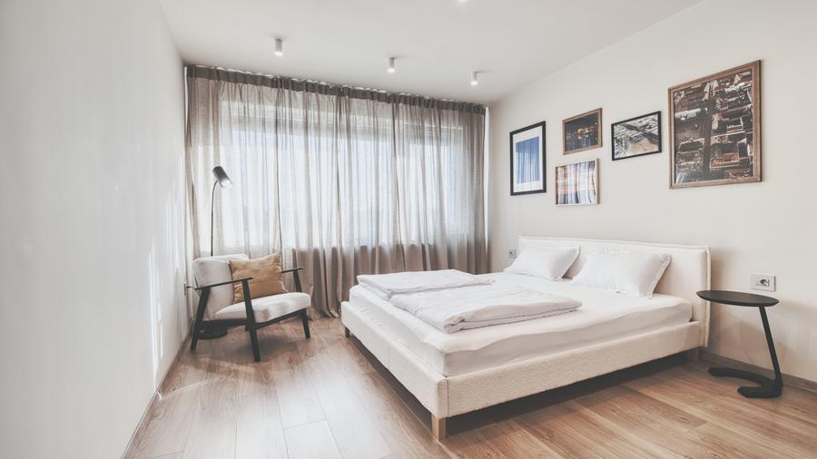 Comision 0 - zona Dacia, str.Labrint - Apt. 2 camere - renovat