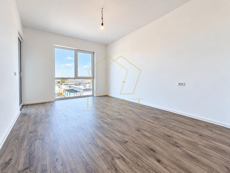 Apartament spatios cu 3 camere de vanzare, loc de parcare, zona Torontalului