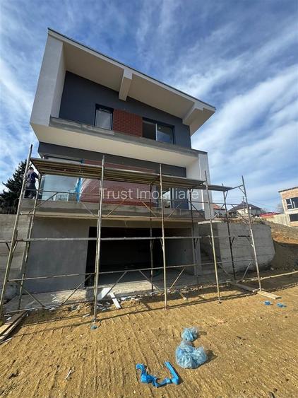 Casa I 4 Camere I Curte I 190 MP I Popesti