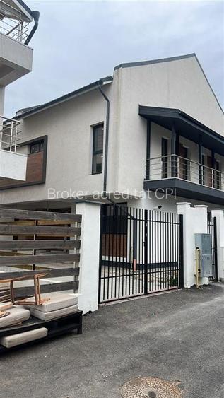 Jumatatea interioara  de duplex de vanzare la pret de apartament! - 2