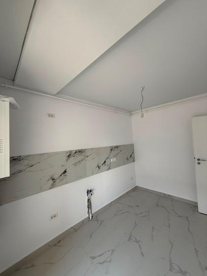 Garsonieră decomandată, compartimentare eficientă, balcon– Etaj 1/6- Comision 0