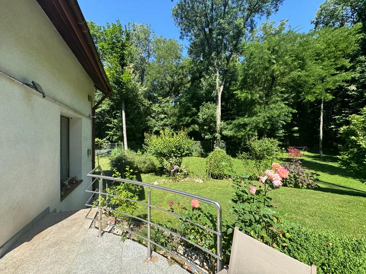 Vilă de lux 8 camere -600 mp si  4.750 mp teren cu ieșire in pădure zona pipera