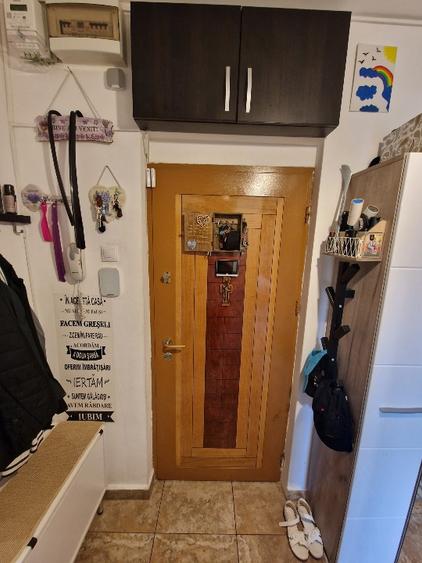 Apartament 4 camere mobilat-utilat Berceni (Huedin) bloc reabilitat - 160000 €