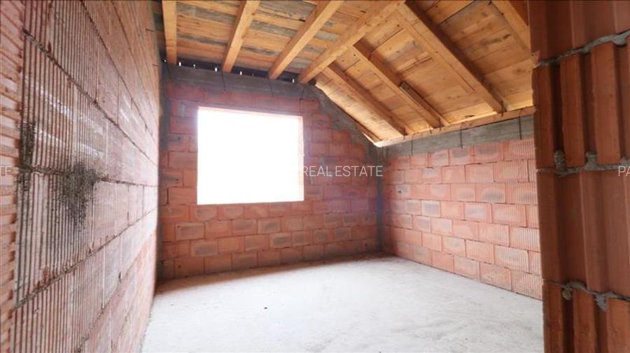 Casa cu 8 camere, 900 mp teren, la rosu in Rediu - 11