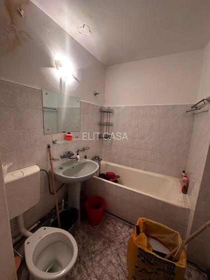 Apartament cu 2 camere, etajul 3/4, zona Tatarasi - 6