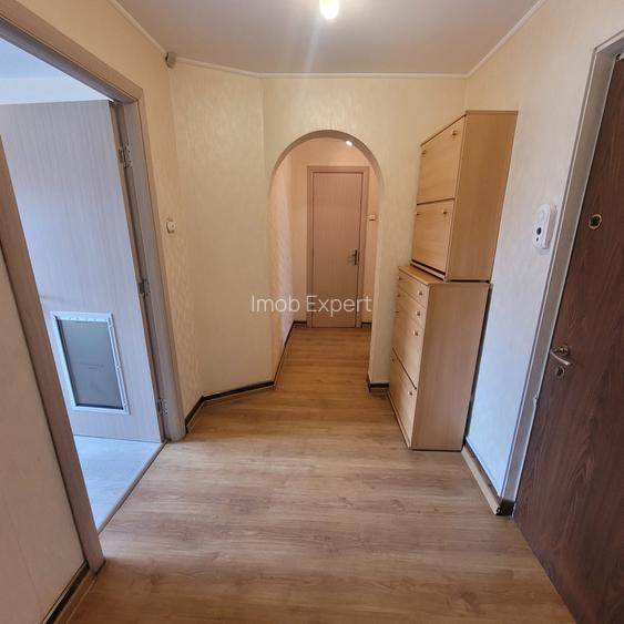 Vand apartament cu 3 camere Centrul Civic, Strada Toamnei - 8