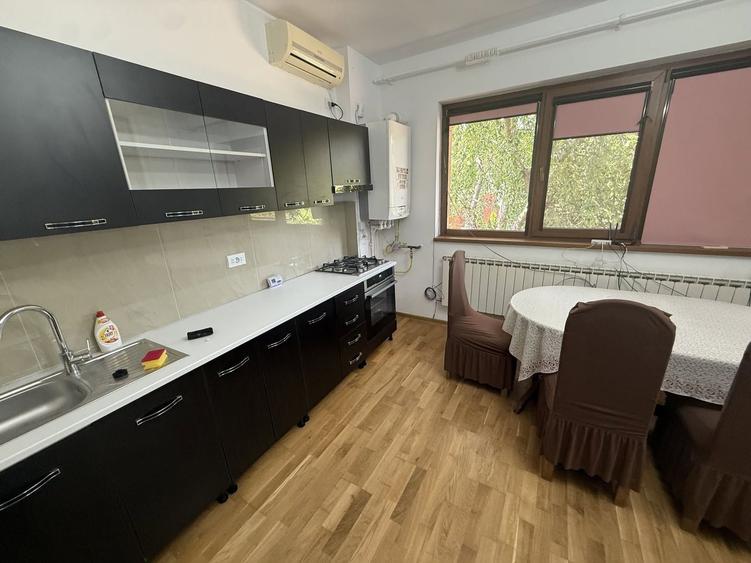 De închiriat apartament 3 camere 85 mp + terasa etaj 1