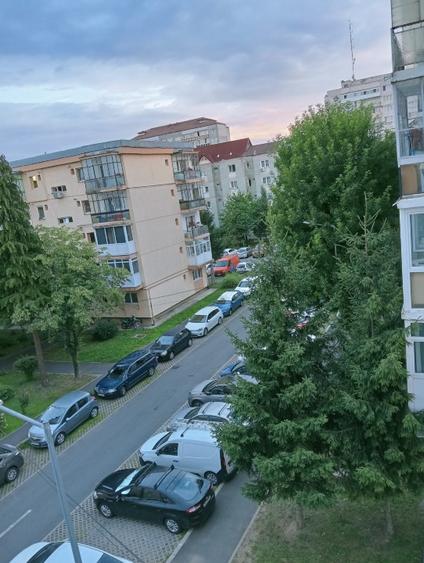 Apartament decomandat cu 2 camere | pivniță | Piața Rahova | Mobilat și utilat |