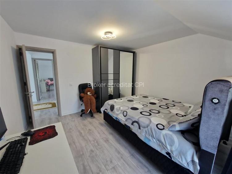 Casa P+M de vanzare Sabareni - 22