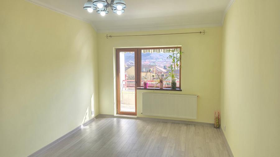 Vand apartament cu 2 camere decomandat in Deva, bloc de caramida din anul 2008,