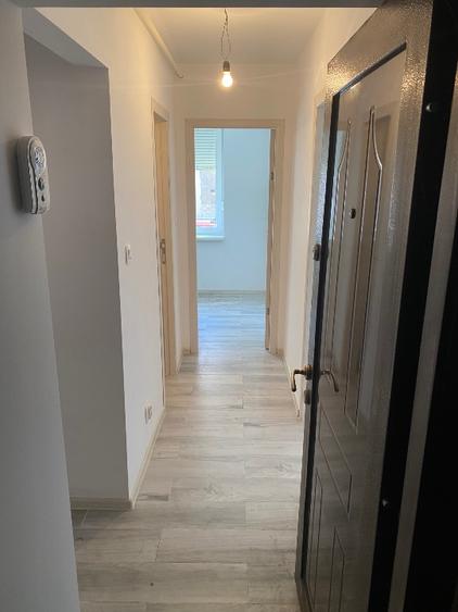 GARSONIERĂ RENOVATĂ DE VÂNZARE