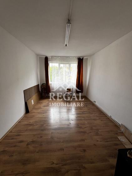 Spațiu de închiriat – Policlinică, etaj 2 | 42 mp