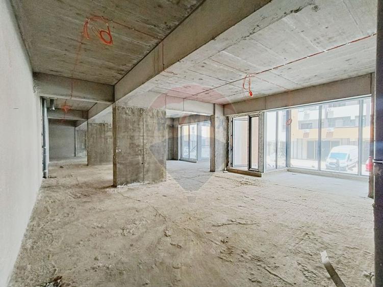Inchiriere Spatiu Comercial Parter, Terasa 63mp | M. Berceni la 9 min.