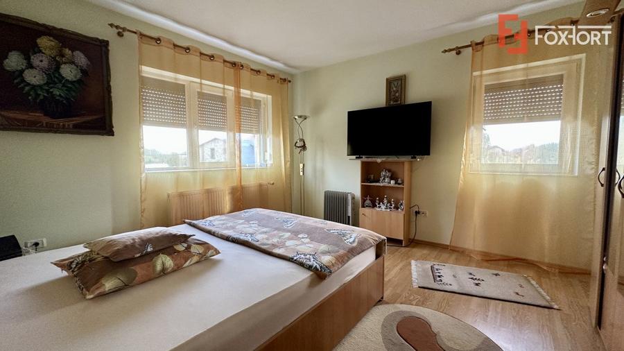 Casa individuala 5 camere si teren 1000 mp, in Sag
