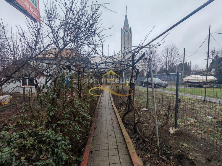 Vand casa batraneasca + Teren –zona REPUBLICII, Bacau, comision 0 - 6