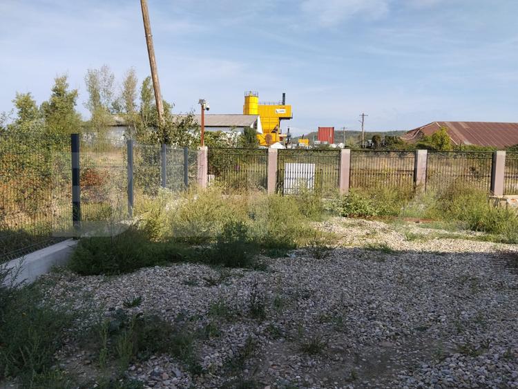 Casă tip duplex de închiriat – 136 mp, P+1, parcare și curte proprie