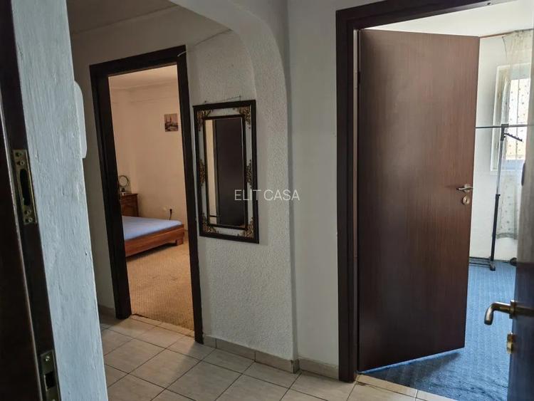 Apartament cu doua camere, decomandat, zona Pacurari - 2