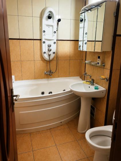 Apartament cu 3 dormitoare, Cart. Manastur, 4-5 statii de Centru