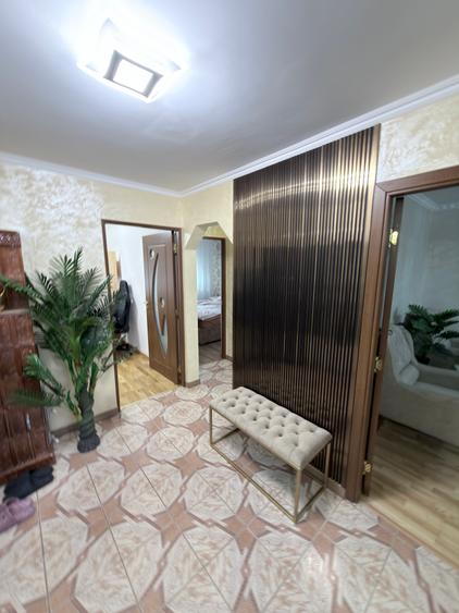 Apartament 3 camere la strada complet renovat