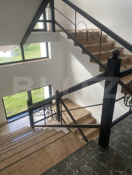 Vânzare pensiune/hotel într-o zonă superbă din Poiana Negrii