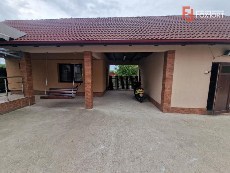 Casa individuala de vanzare cu 5 camere si teren de 2543 mp - Izvin