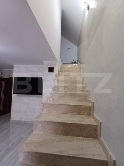 Casa cu 5 camere, 196 mp, 600 mp teren, in cartierul Primaverii