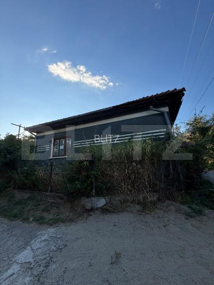 Casă de vânzare cu teren-ideală pentru o familie într-o zonă liniștită - 3
