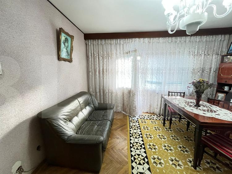 Apartament spațios, 78 mp, decomandat, etaj 1 – cu parcare concesionata Botosan
