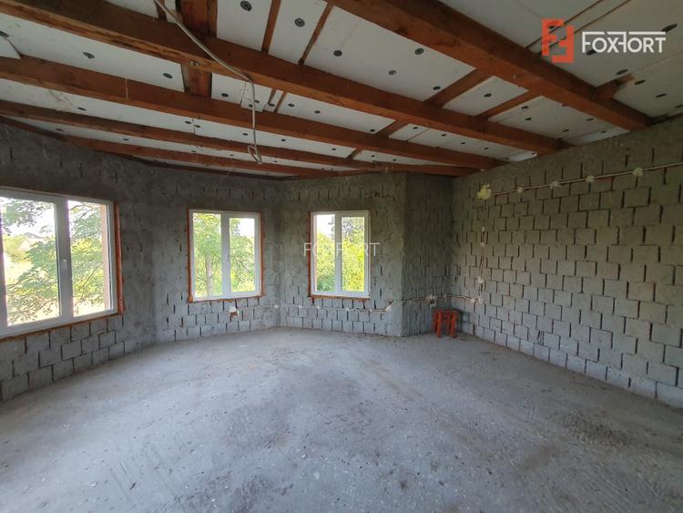 Casa individuala cu 5 camere si 2 bai, Central - Jebel - 25