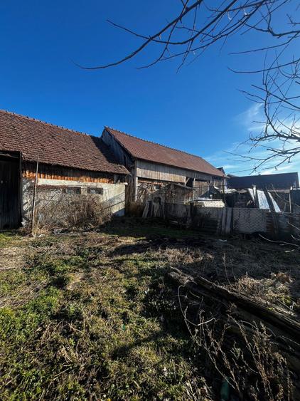 Casă cu 4 camere și grădină de 2700 mp, la doar 10 km de Bistrița!