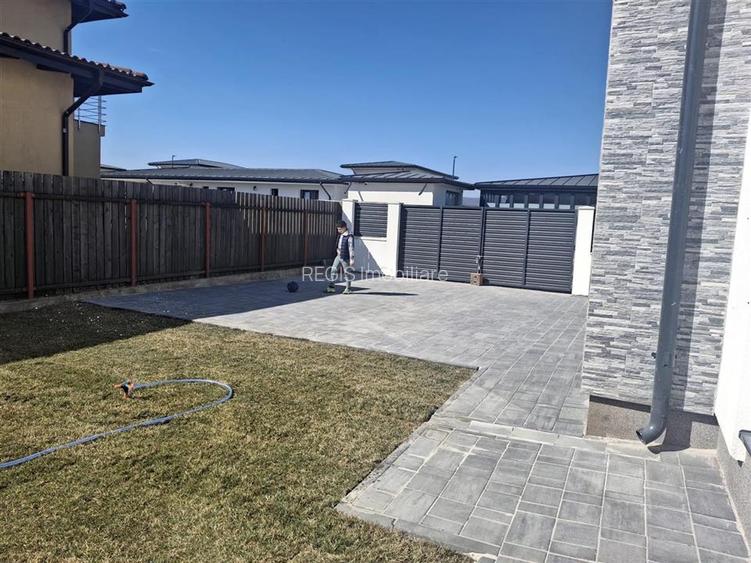 Vila moderna de 4 camere in Cristian - 7
