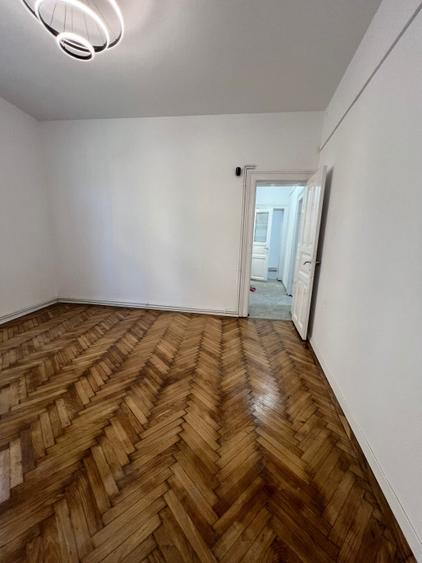 Vilă renovată potrivită pentru rezidență sau birouri
