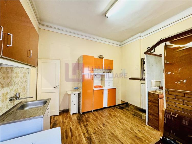 Apartament 2 camere de vanzare | Centrul Istoric Catedrala | etaj 1 | pivnita
