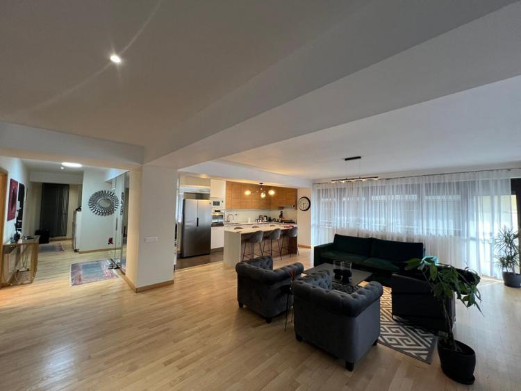 HERASTRAU LE CLUB DE INCHIRIAT APARTAMENT 3 CAMERE LUX LOC PARCARE