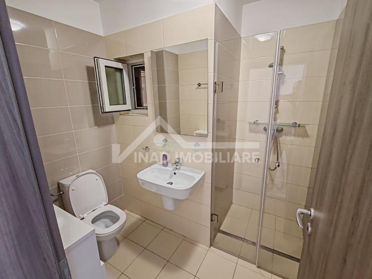 Apartament cu 3 camere, 2, bai, balcon si terasa, Strada Constanta