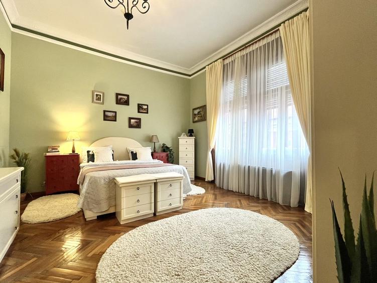 Apartament grandios cu vedere spectaculoasă spre Piața Libertății