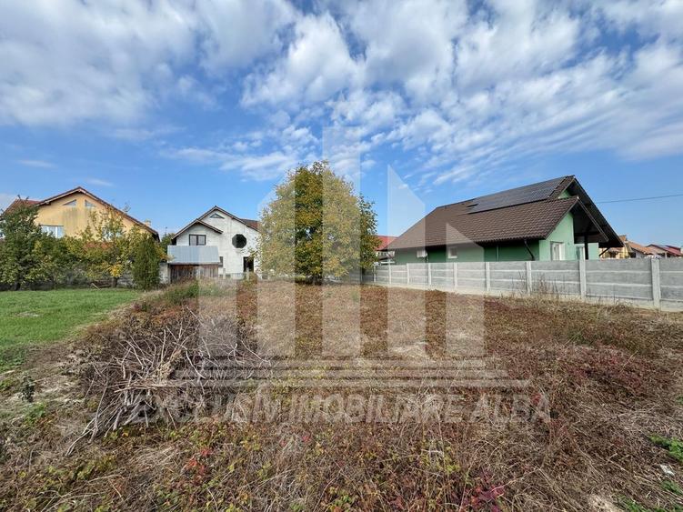 Teren intravilan | 458 mp | Toate utilitatile | Cetate
