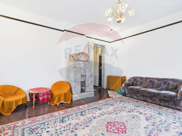 Apartament de vanzare in vila in centrul capitalei