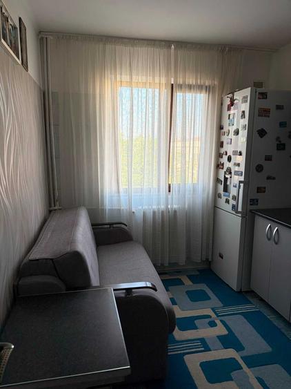 Garsoniera Piata Nicolina-Podu Ros, etaj intermediar, INVESTITIE