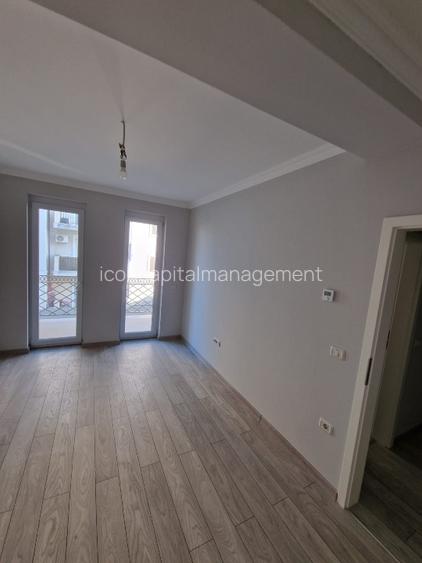 Proprietar vand apartamente 2 camere strada Sperantei  11 GIroc - 8