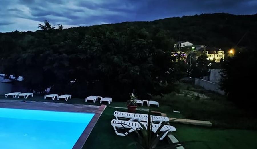 Pensiune inchiriere integrala pentru evenimente (aniversari/petreceri private)