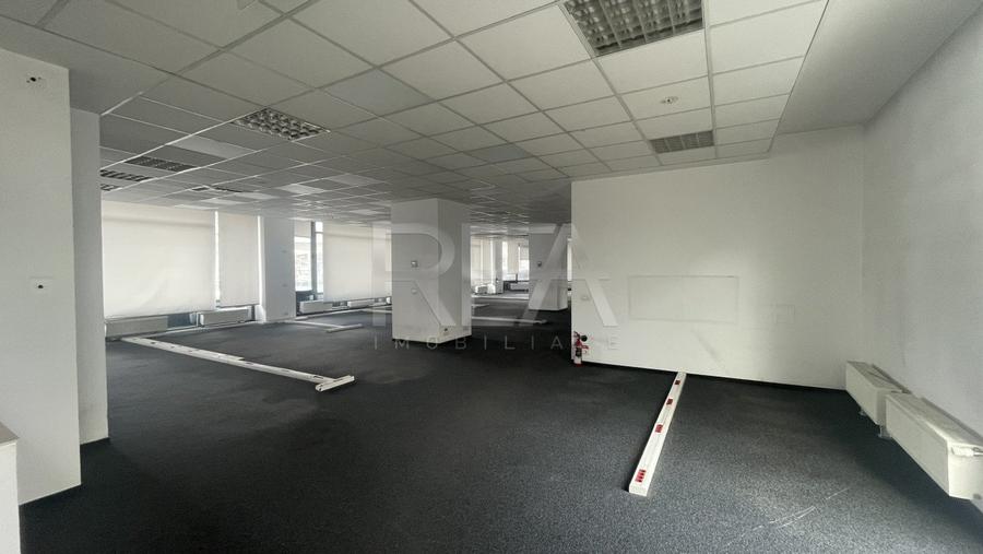 SPATIU COMERCIAL PASAJ BASARAB - CALEA GRIVITEI