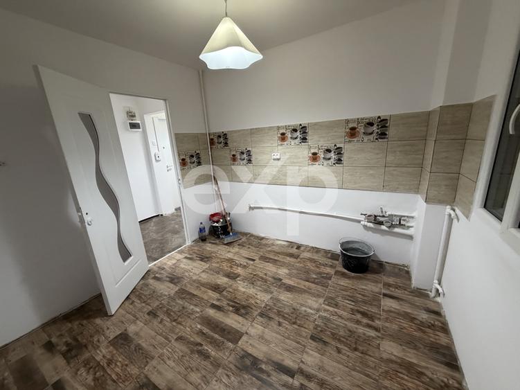 3 camere 68 mp 8 min metrou Titan bloc reabilitat parc 3 min